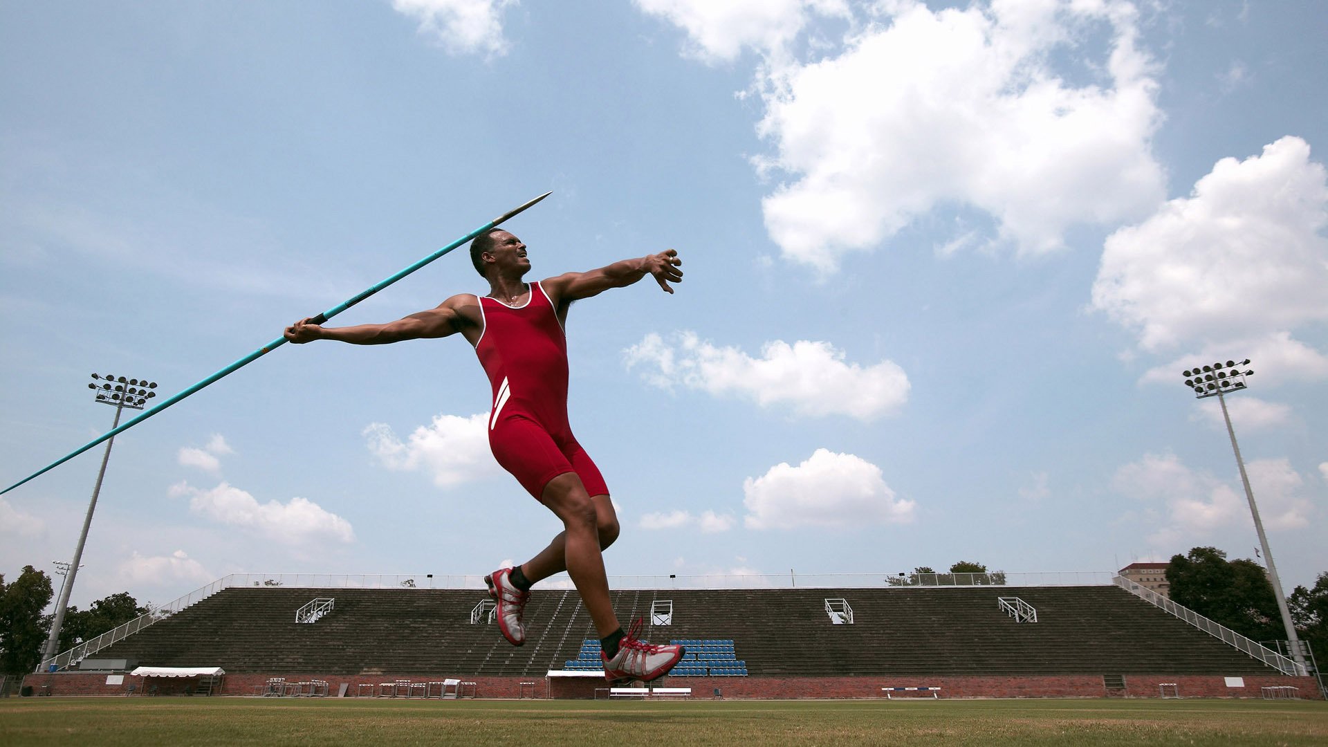 青少年足球公益项目走进农村，惠及偏远地区儿童，青少年足球训练基地